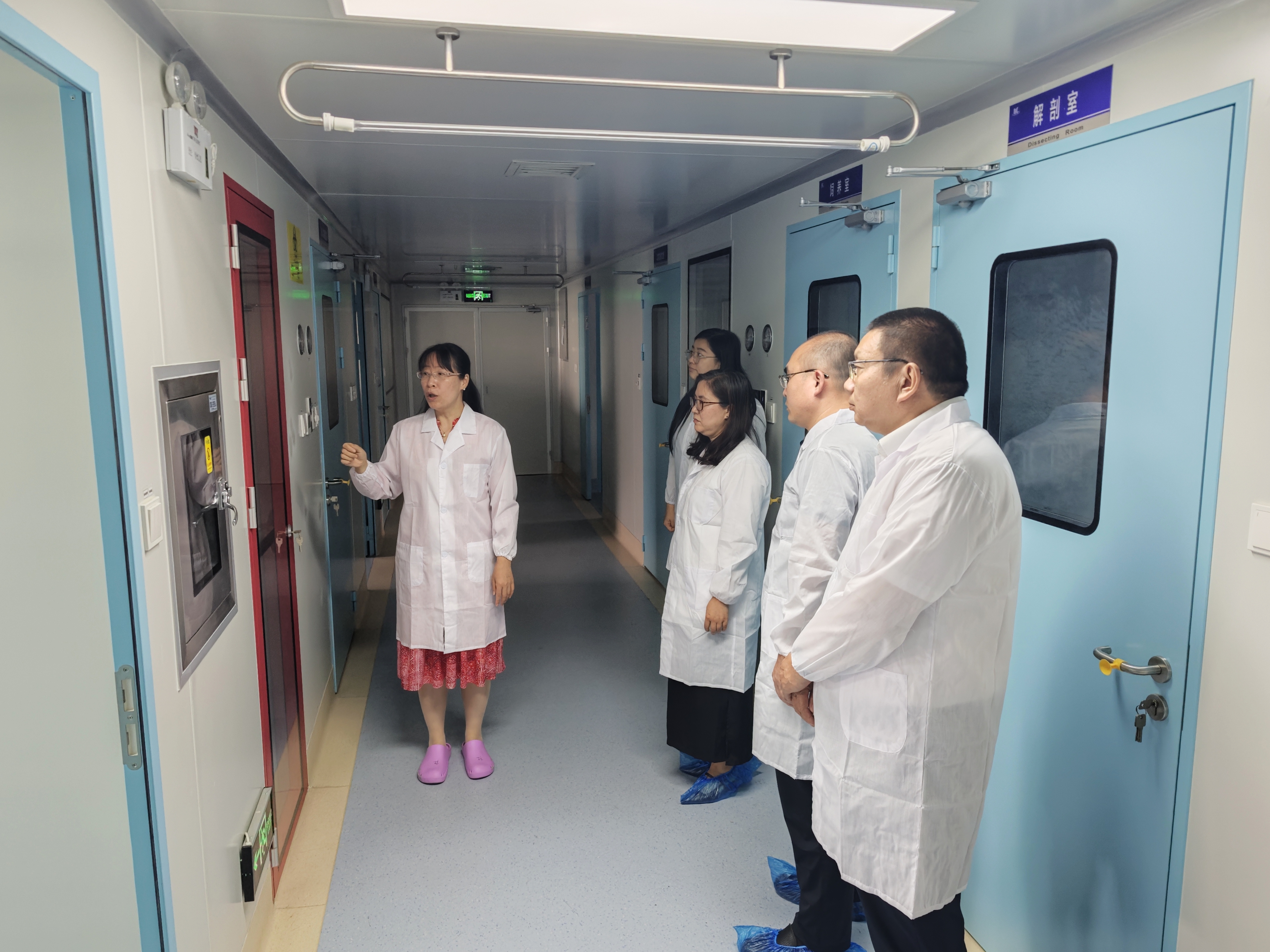 参观实验室 (2).jpg